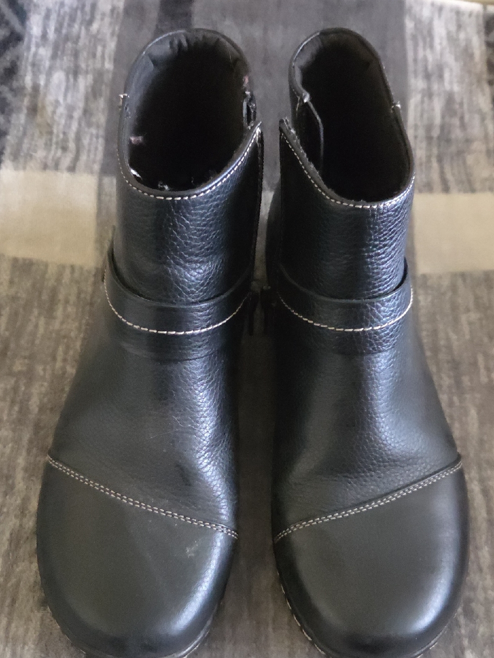 Clarks Black Leather Women's Ankle Booties with Stitch Detail